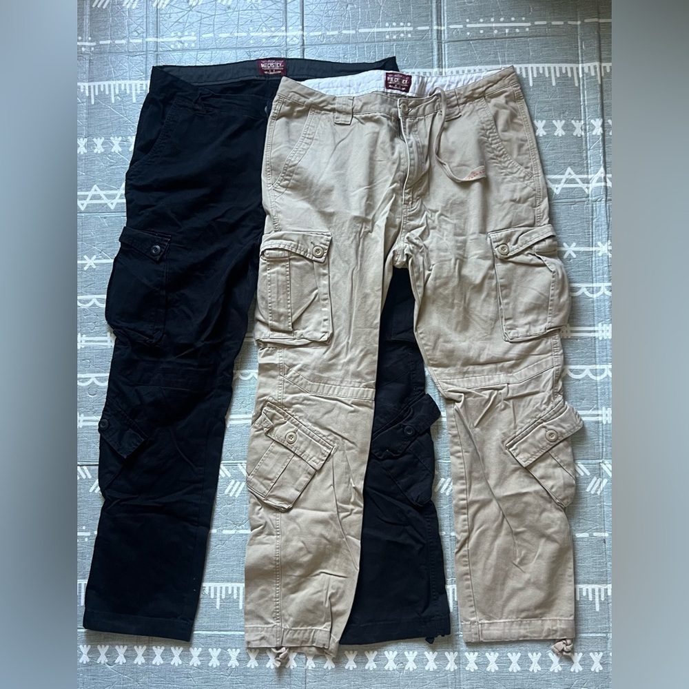 Set of Two Stylish Men's Cargo Pants - Black and Tan